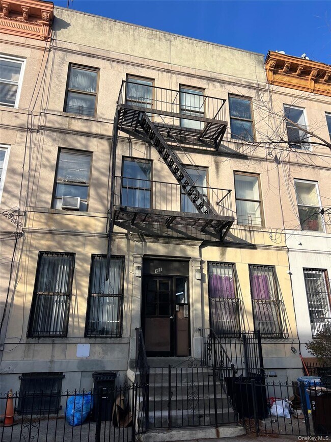 Building Photo - 381 Chauncey St