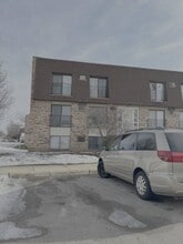 Building Photo - 175 N Waters Edge Dr