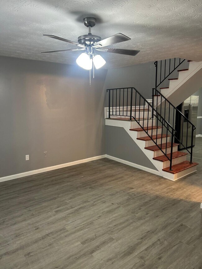 Foto del edificio - 2713 Evans Mill Dr