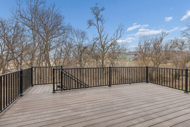 Building Photo - Beautiful Ranch Home Backing to Trees!!