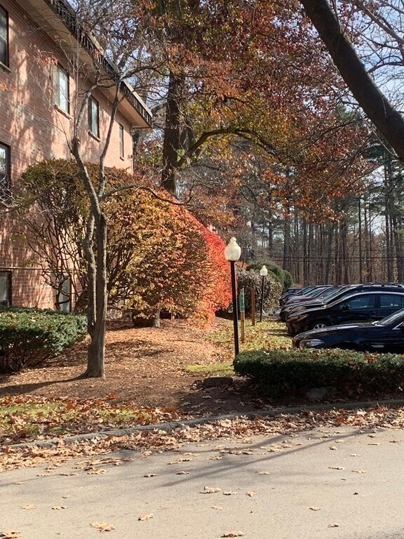 Foto del edificio - 1325 Worcester Rd