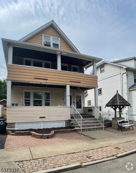 Building Photo - 296 DeMott Ave