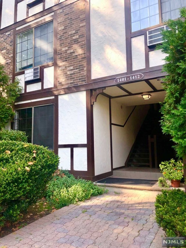 Foto del edificio - 1401 Faulkner Ct