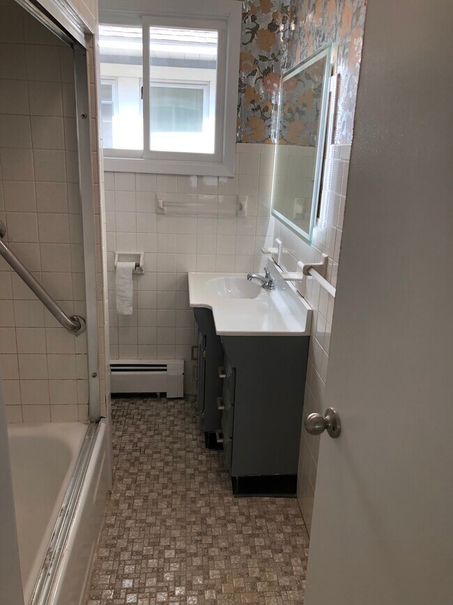 Bathroom - 508 Benefit St