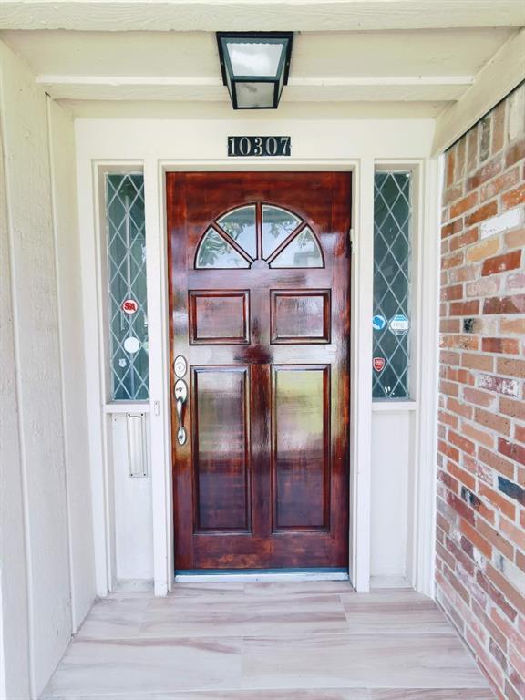 Foto principal - 10307 Cedarhurst Dr