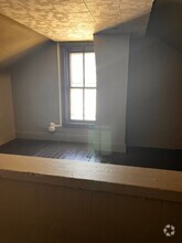 Building Photo - 518 Manor St