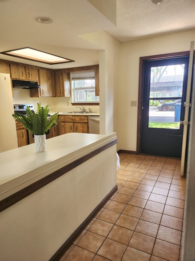 Building Photo - 35097 Whispering Oaks Blvd