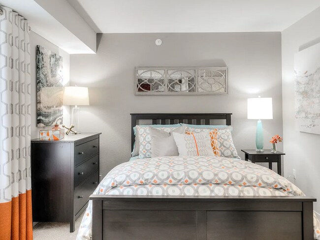 Guest Bedroom - 203 Edenwood Dr