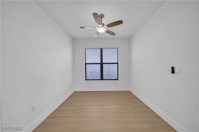 Foto del edificio - 5781 Cassidy Ln