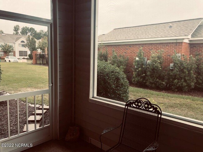 Foto del edificio - 4136 Breezewood Dr