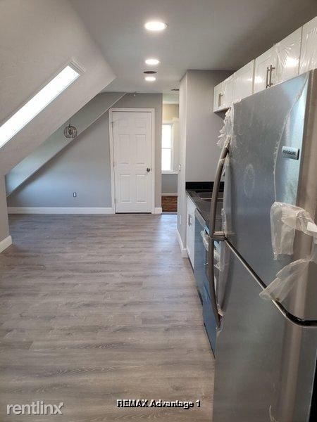 Building Photo - 2 br, 1 bath Apartment - 13 Devens Rd