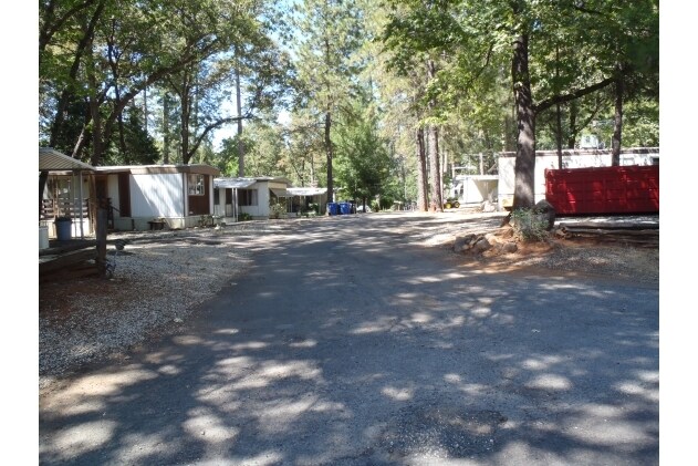 Building Photo - 1080 Pearson Rd