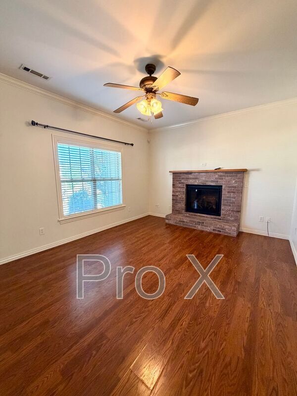 Foto del edificio - 1500 NE Dysart Woods Ln