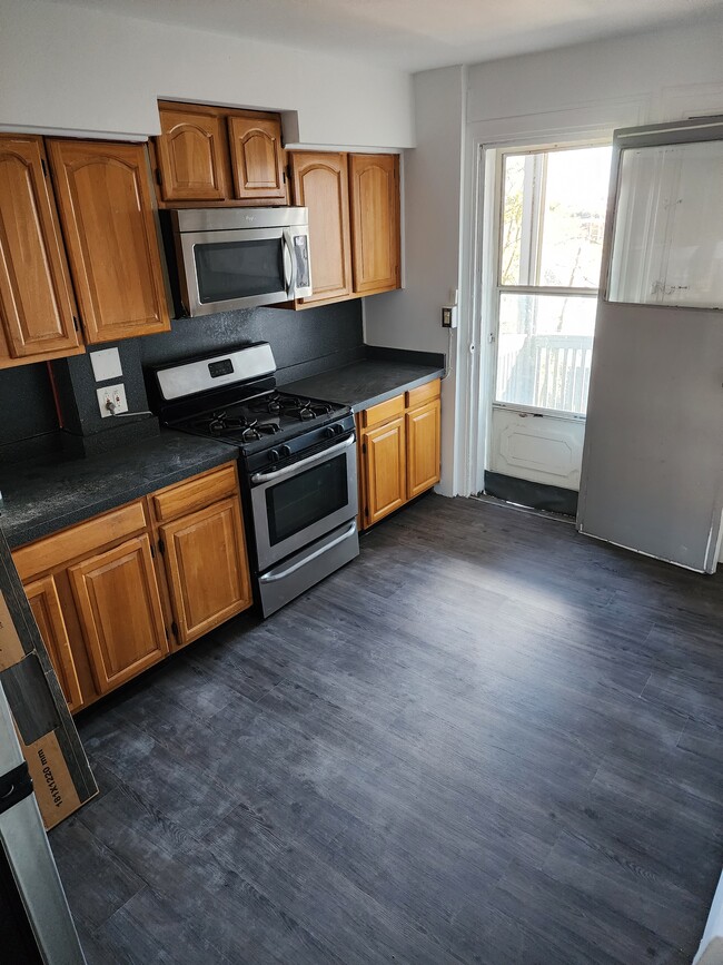 Kitchen - 247 Mount Prospect Ave