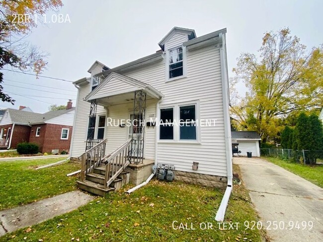 Building Photo - Beautifully Renovated 2 Bedroom 1 Bath Low...