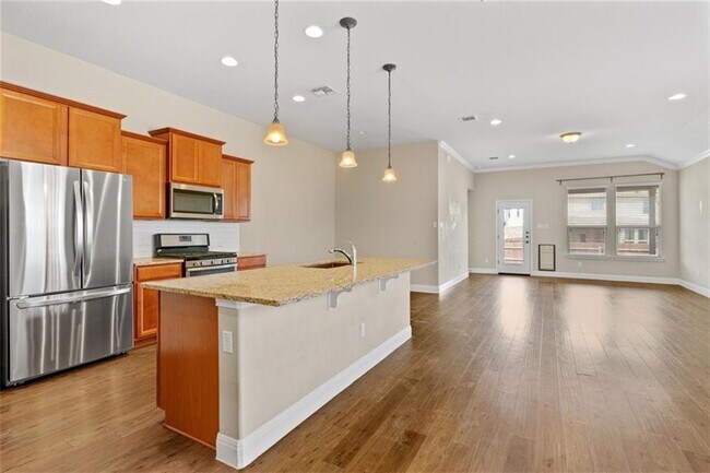 Building Photo - 215 Methodius Dr