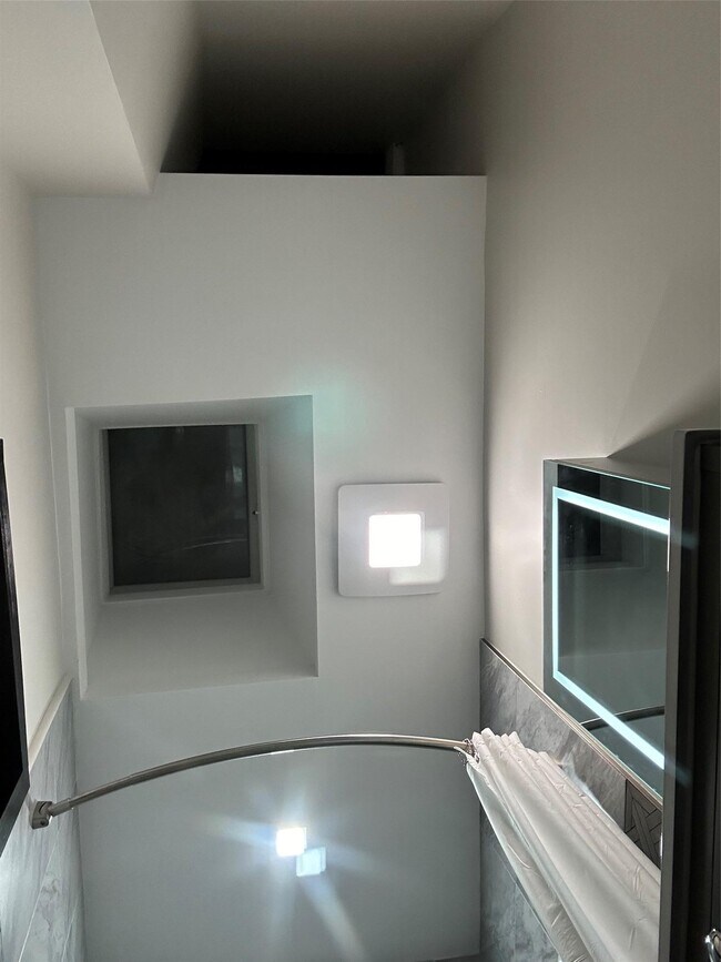 Foto del edificio - 158 Atkins Ave
