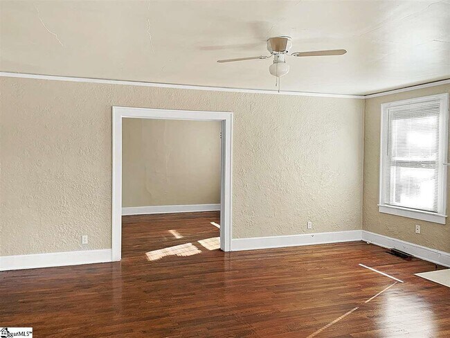 Building Photo - 301 Ridgewood Ave