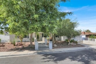 Building Photo - 1600 Eaton Dr