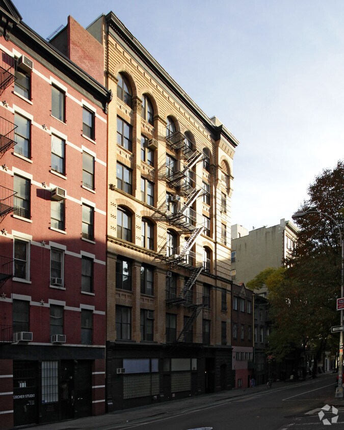 Primary Photo - 27-31 Bleecker St