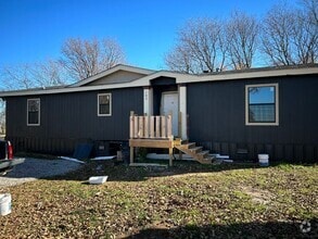 Building Photo - 58 Divine Pl