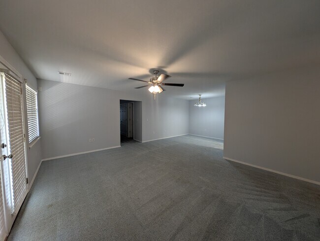 Foto del edificio - 6945 E 46th Pl