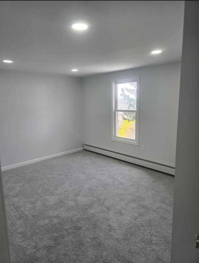Building Photo - 515 Monges St