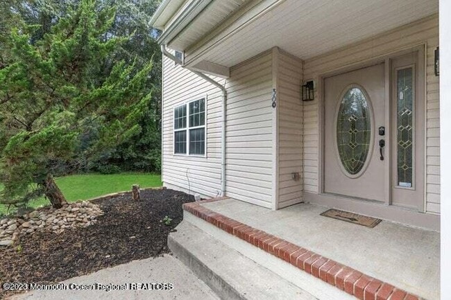 Building Photo - 380 Sapphire Dr