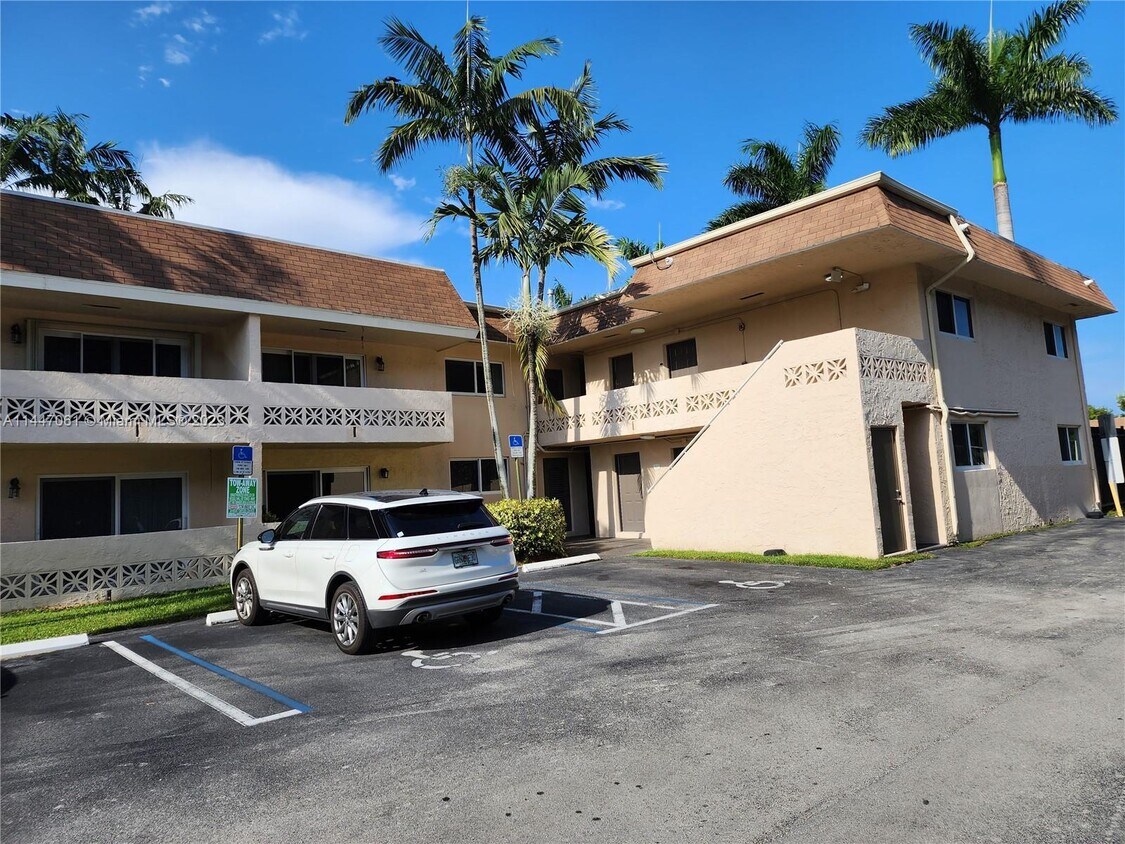 Primary Photo - 14500 SW 88th Ave