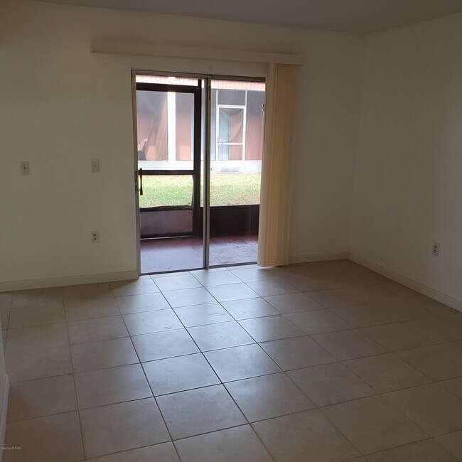 Foto del edificio - 4911 Pinewood Dr NE