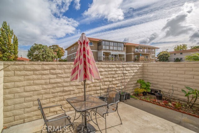 Building Photo - 2176 Via Puerta