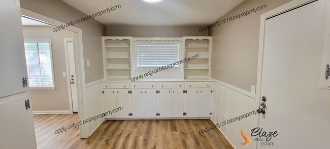 Foto del edificio - Your New Home: Where Dreams and Snacks Come True!