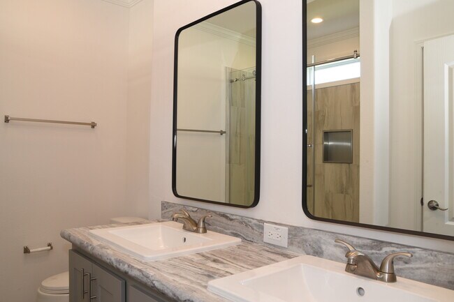 Foto del edificio - 1902 W Gleneagles Rd