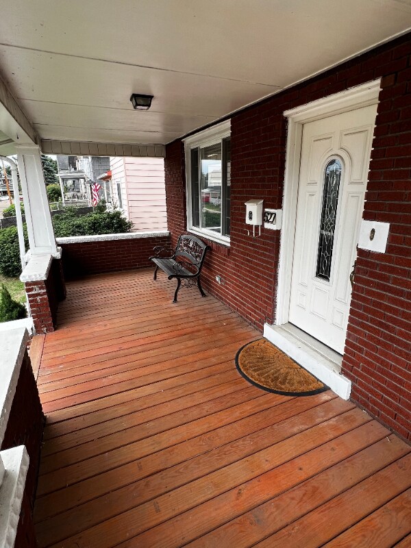 Foto del edificio - 527 Flynn Ave