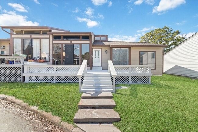 Foto del edificio - 17 April Point Dr N