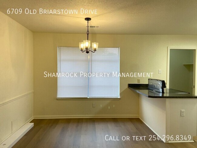 Building Photo - Old Briarstown Duplex