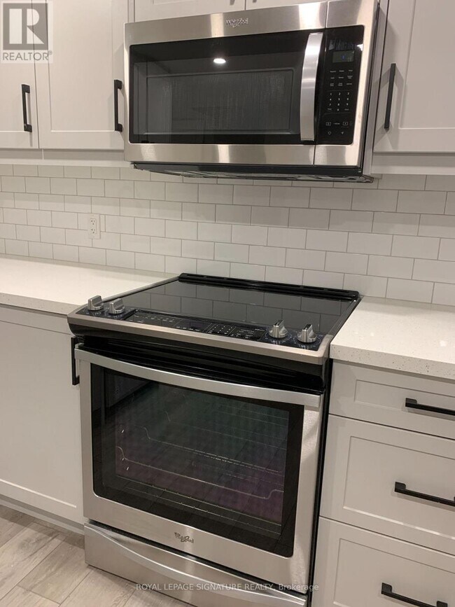 Photo du bâtiment - 230 Gainsborough Rd