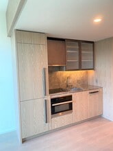 Building Photo - 1000 Auahi St