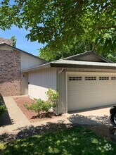 Building Photo - 2541 Rose Ct