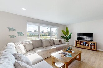 Building Photo - 2141 Fiesta Dr