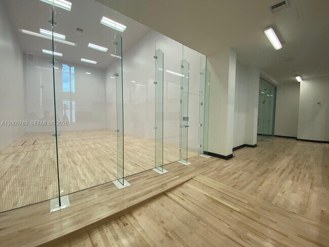 Foto del edificio - 851 NE 1st Ave