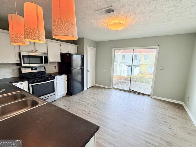 Foto del edificio - 420 Bainbridge Dr