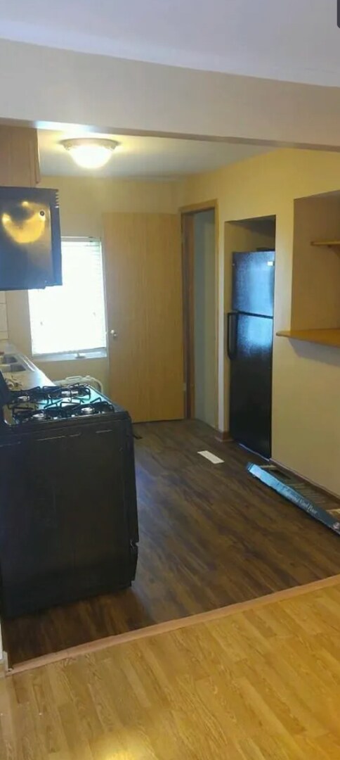 Foto del edificio - Cozy 2-Bedroom Home with Basement & Off-St...