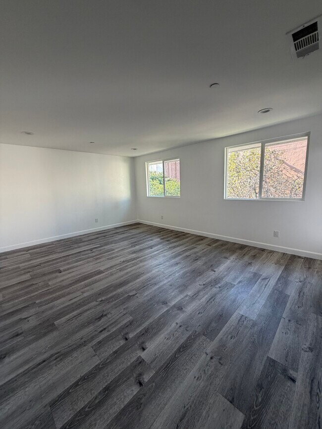 Building Photo - 1130 Browning Blvd