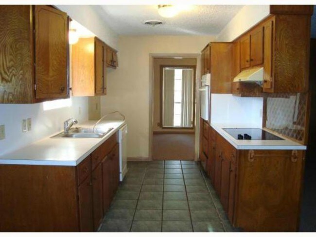 Building Photo - 218 Frio Dr