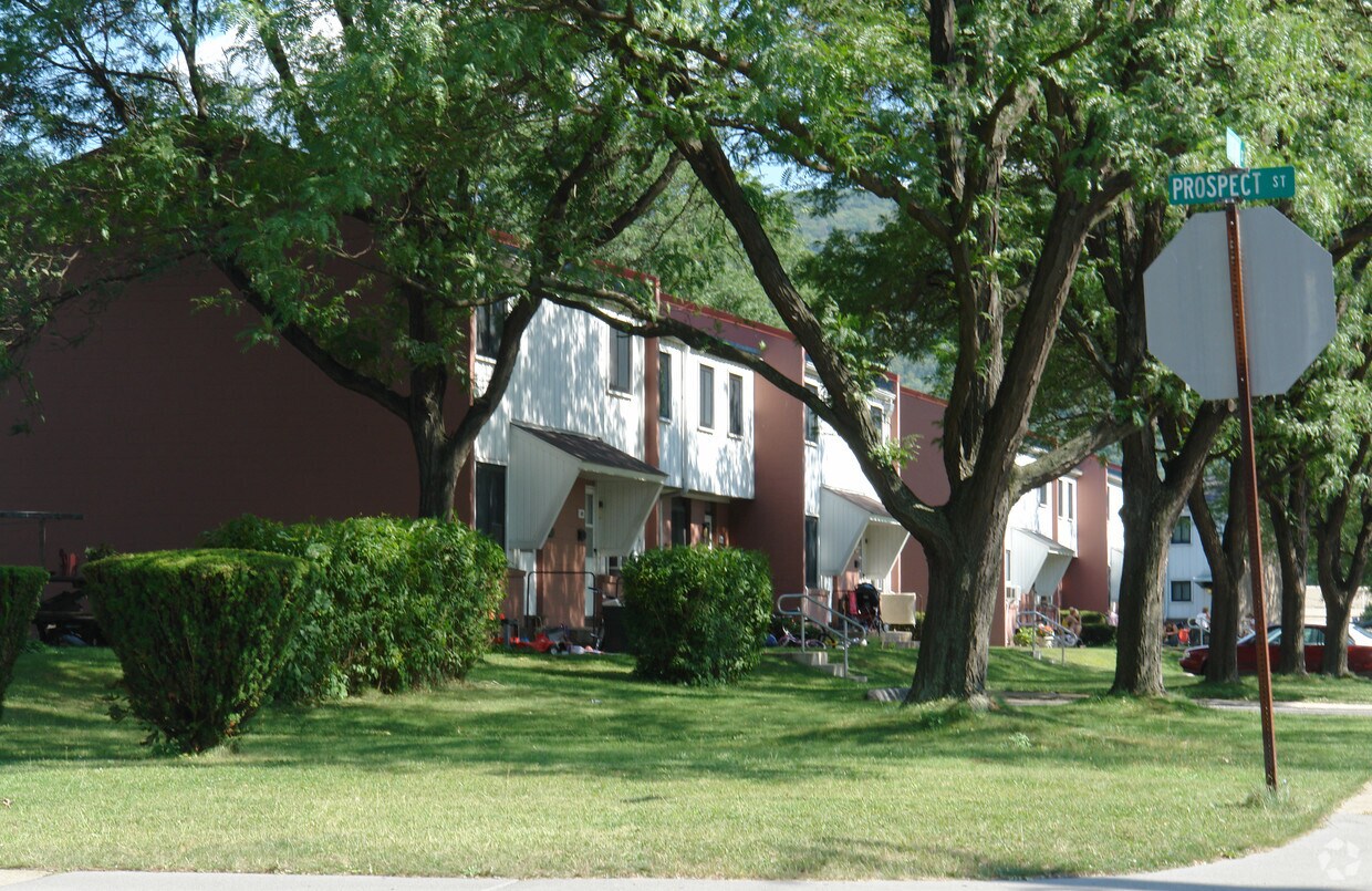 Building Photo - Irvin Park