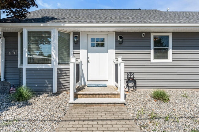 Building Photo - 501 Forman Ave