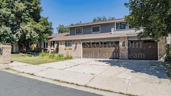 Foto del edificio - 3427 Clubheights Dr