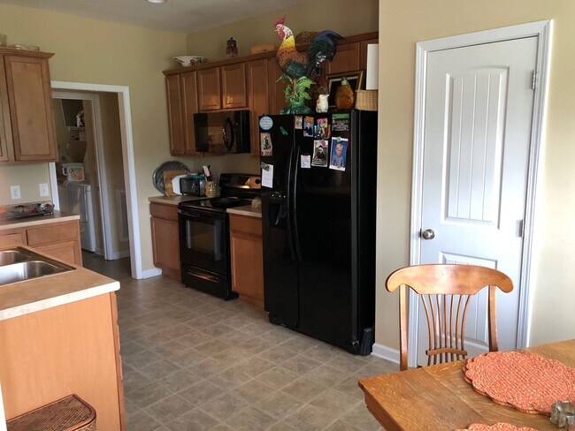 Foto del edificio - Basement One/level Rancher 3BR/2BA