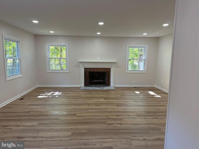 Foto del edificio - 13205 Overbrook Ln